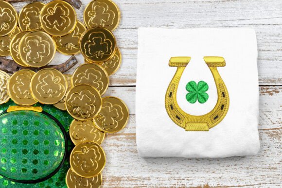 Horseshoe with Clover Mini Embroidery Review